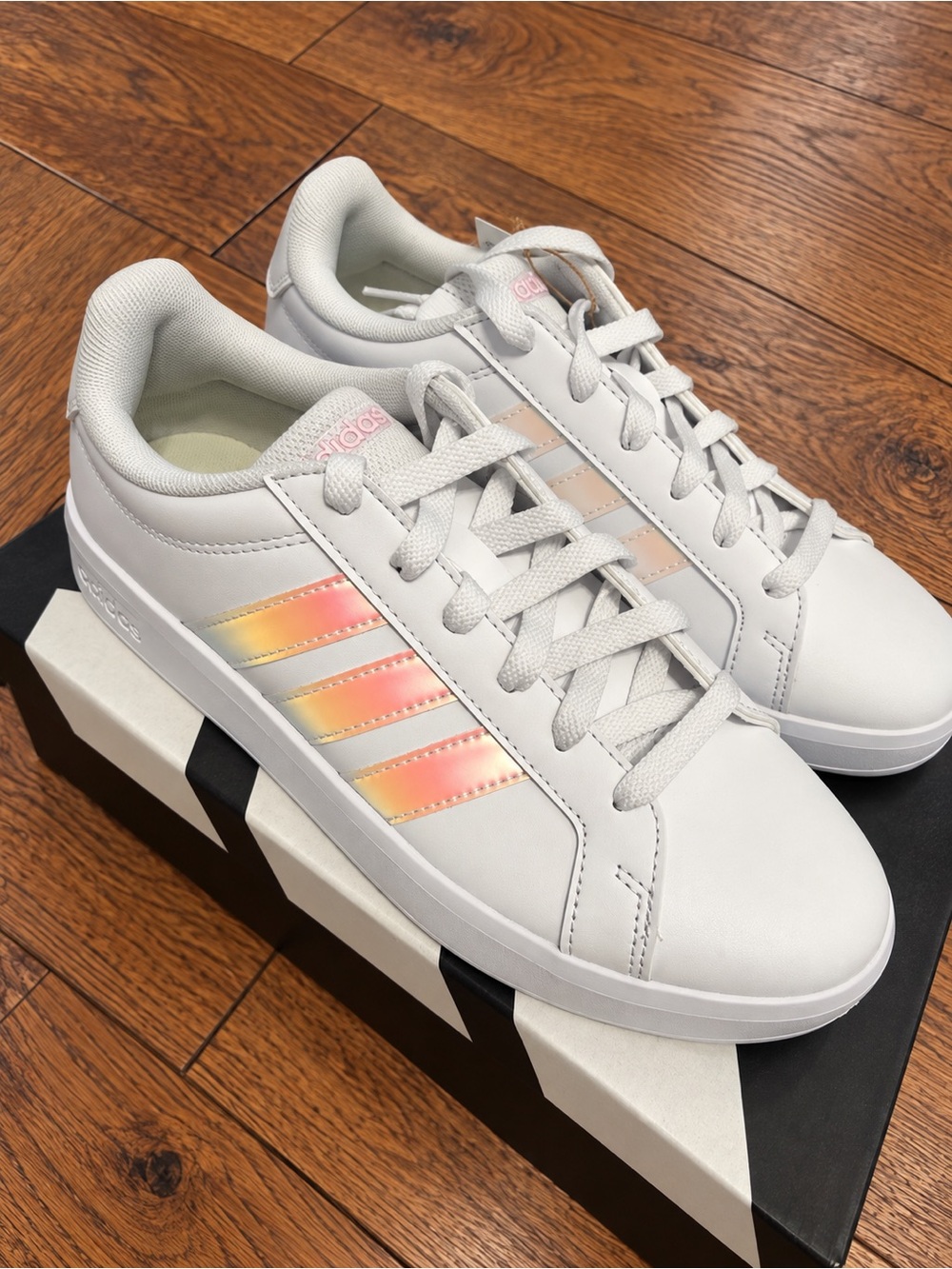 adidas Grand Court 3.0 J White Iridescent Sneakers Youth Size 5-Womens 6.5-NEW